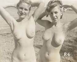  mother nude daughter|Mother daughter erotic images] mother daughter nude 2 shots ...