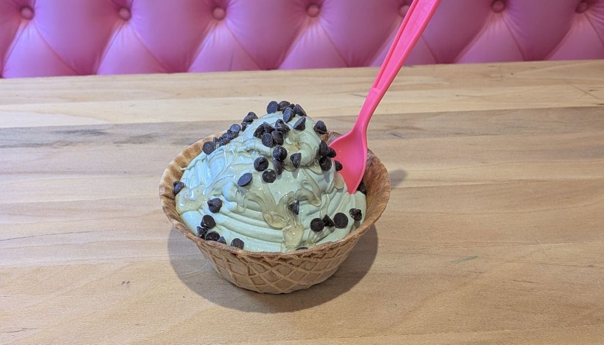 Scoop Deville South St by null