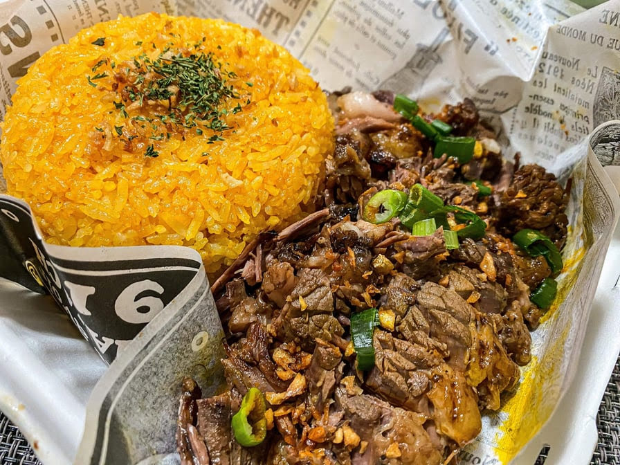 Jeepney Winnipeg (1833 Inkster) by null