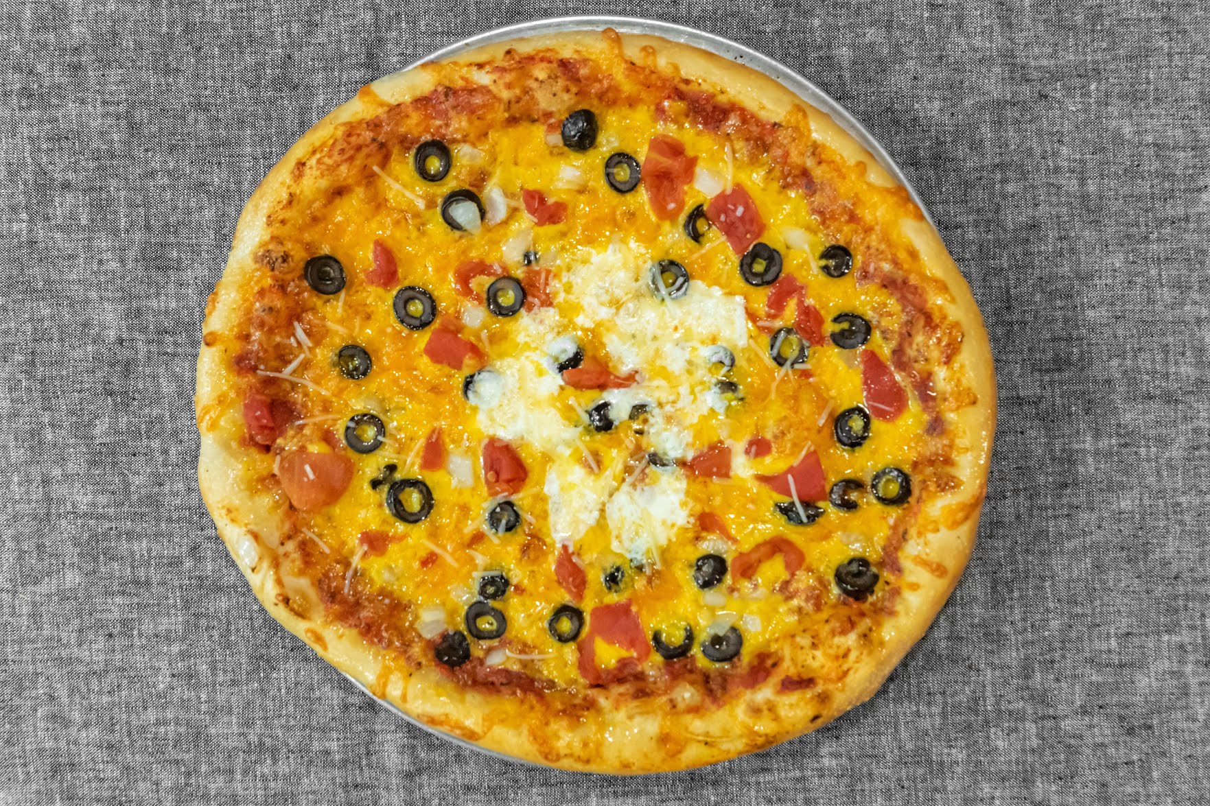 Tommie's Pizza by null