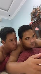 Ditjwsdvmaa jpg 168x675 Khmer gay