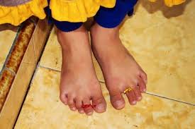 asian girl feet|Asian Feet Pictures | Freepik