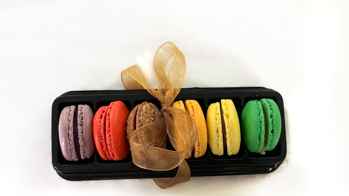 Champagne Chocolatier by null