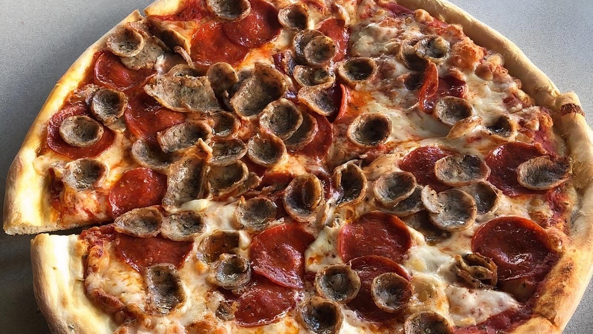 Romano's Pizza by null
