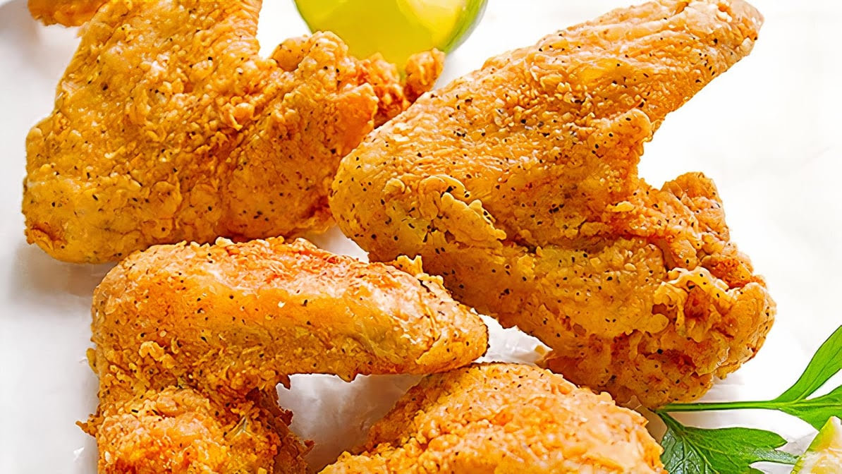 HOOKED CRISPY CHICKEN & FISH by null