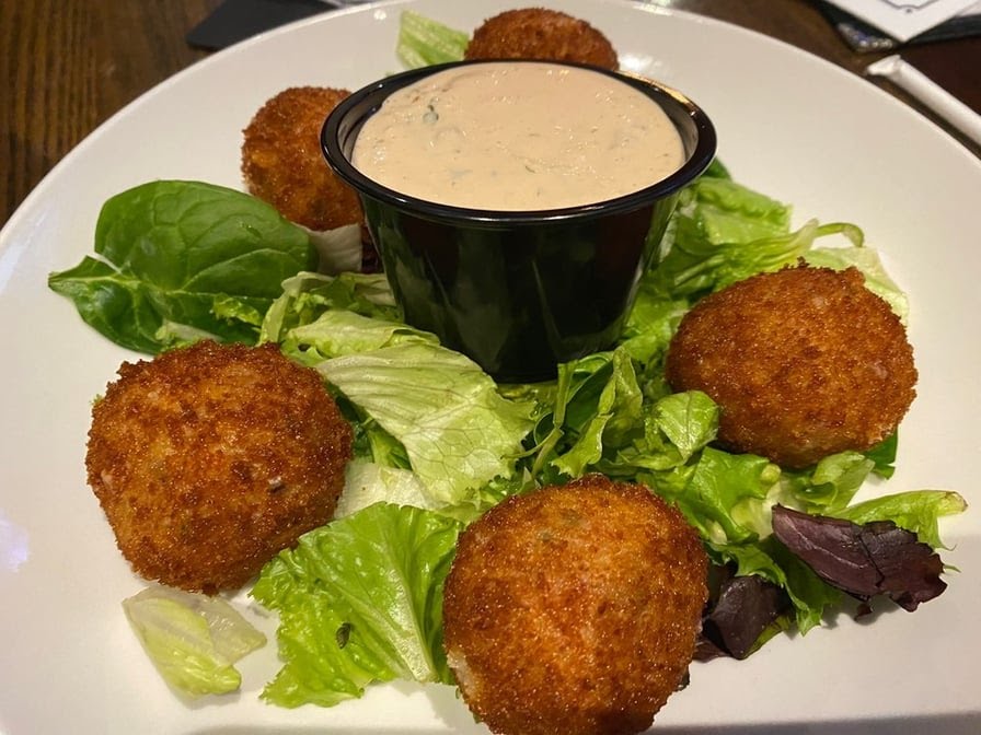 Cin Cin Burger Bar by null