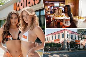 Kostenlose sexy busty hooters bikini babes full porno videos von in xhamster jpg x Sexy busty hooters bikini babes