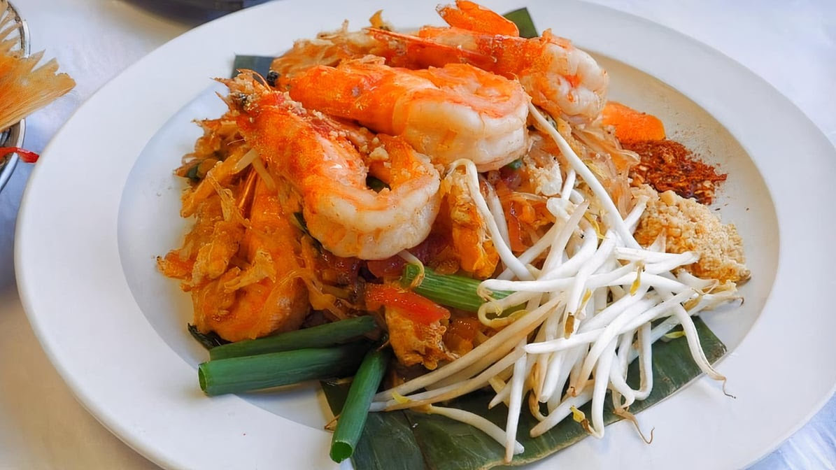 Tuk Tuk Thai Isan Street Food by null