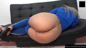 Enorme culo hijastra culona caliente comics porno jpg x Enorme culo