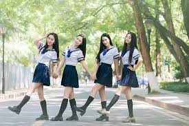 女子高生　毕业|卒業する女子高生 写真素材 [ 6384485 ] - フォトライブラリー photolibrary