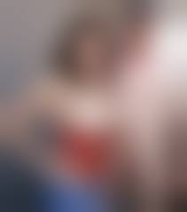 FOLSOM nude girl |The Joy Of Bondage » Naked Girl Putting on Cuffs