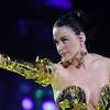 Katy Perry en el desfile de Balenciaga con medias rotas y sin ...