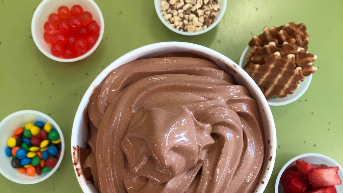Menchie's Frozen Yogurt by null