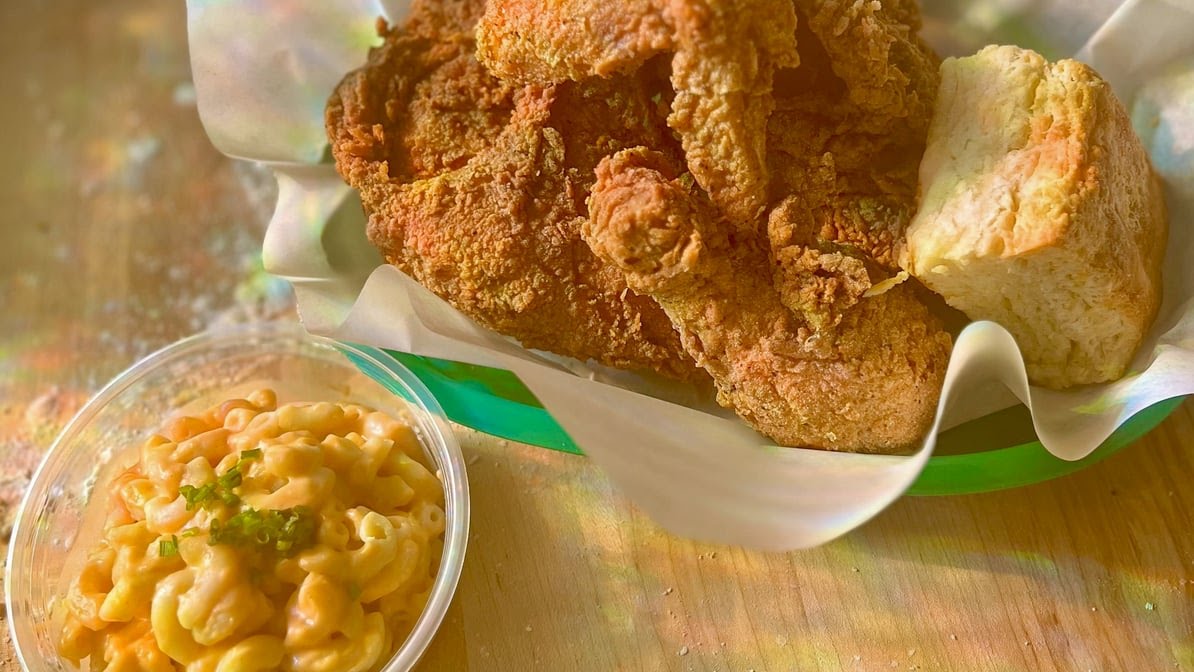 Auntie Beulah's Biscuits & Chicken by null