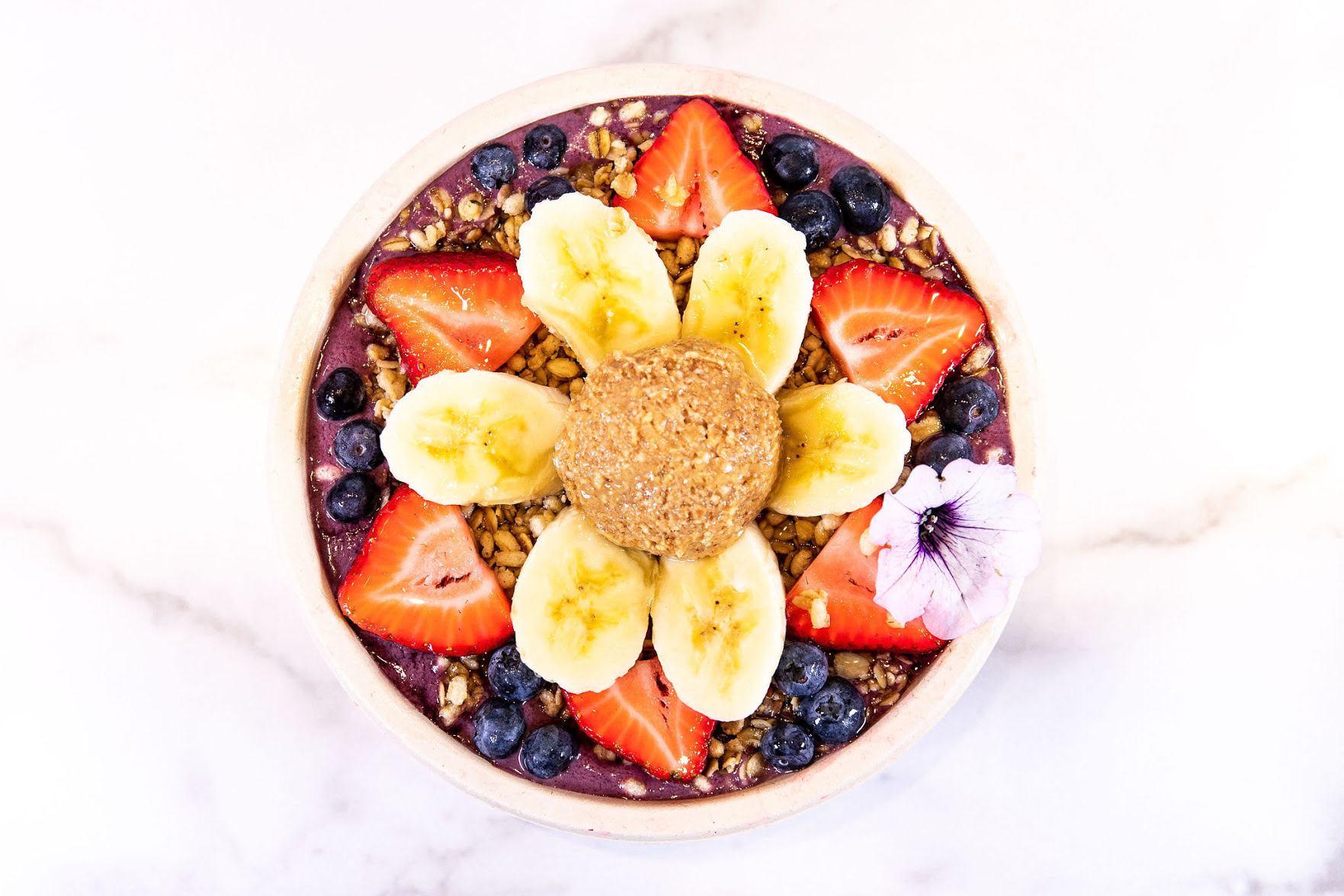 Liv's Juice + Acai Bar by null