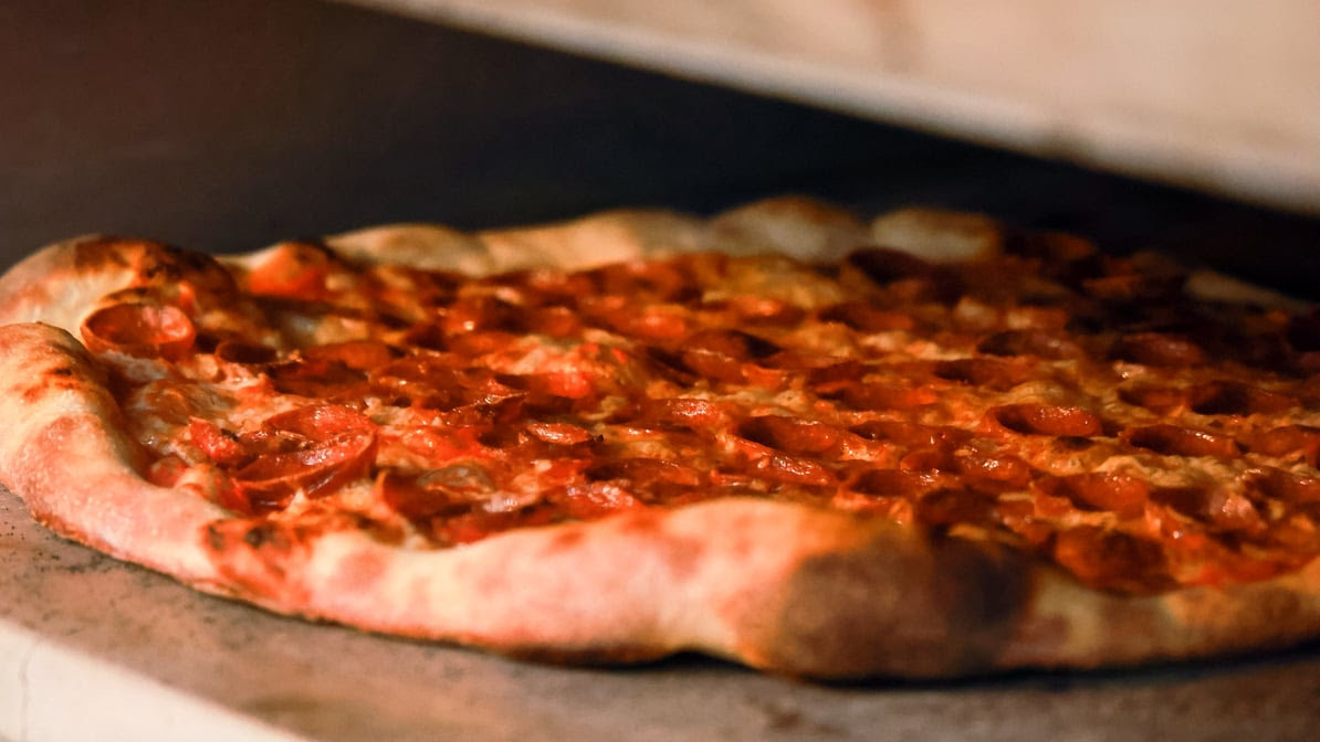 Lo Mo Pizzeria by null