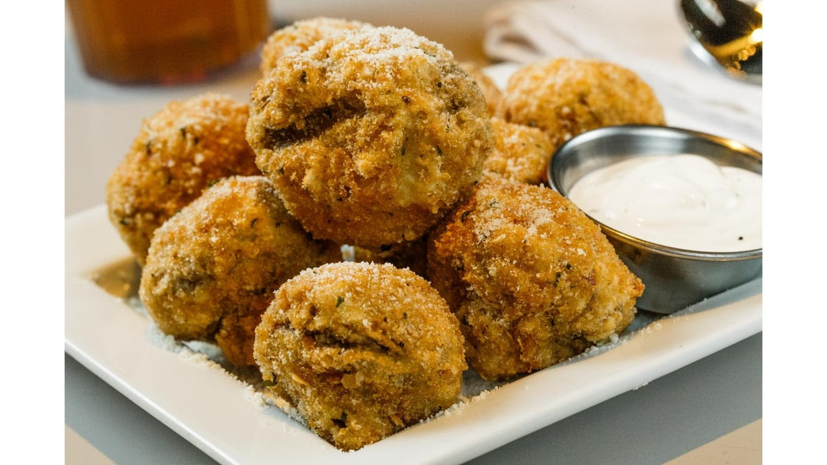 DiMartino's Famous New Orleans Muffulettas by null