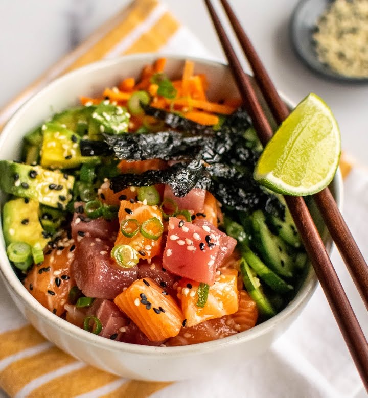Poke Burri / Lifting Noodles Ramen by null