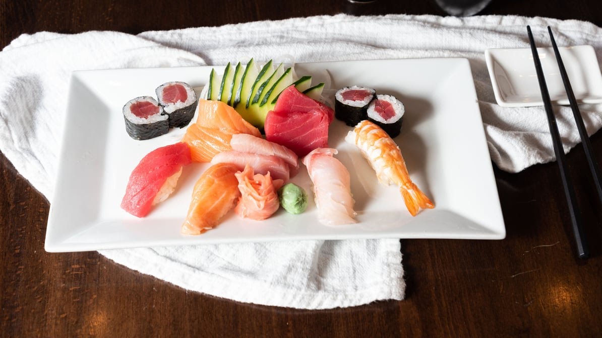 Aki Nom Nom Sushi and Ramen by null