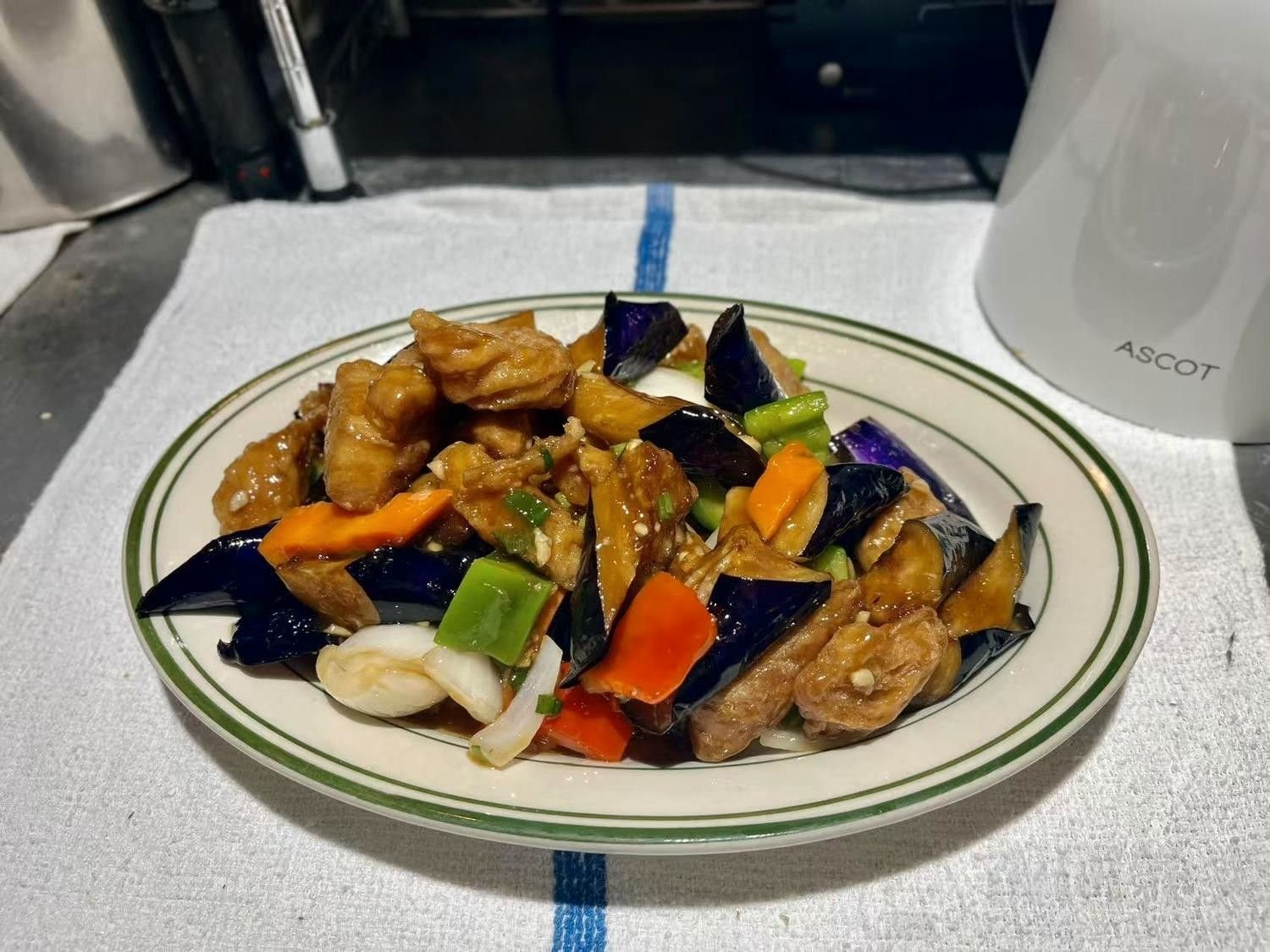 Uncle Zhang Chinese Cuisine (南来北往) by null