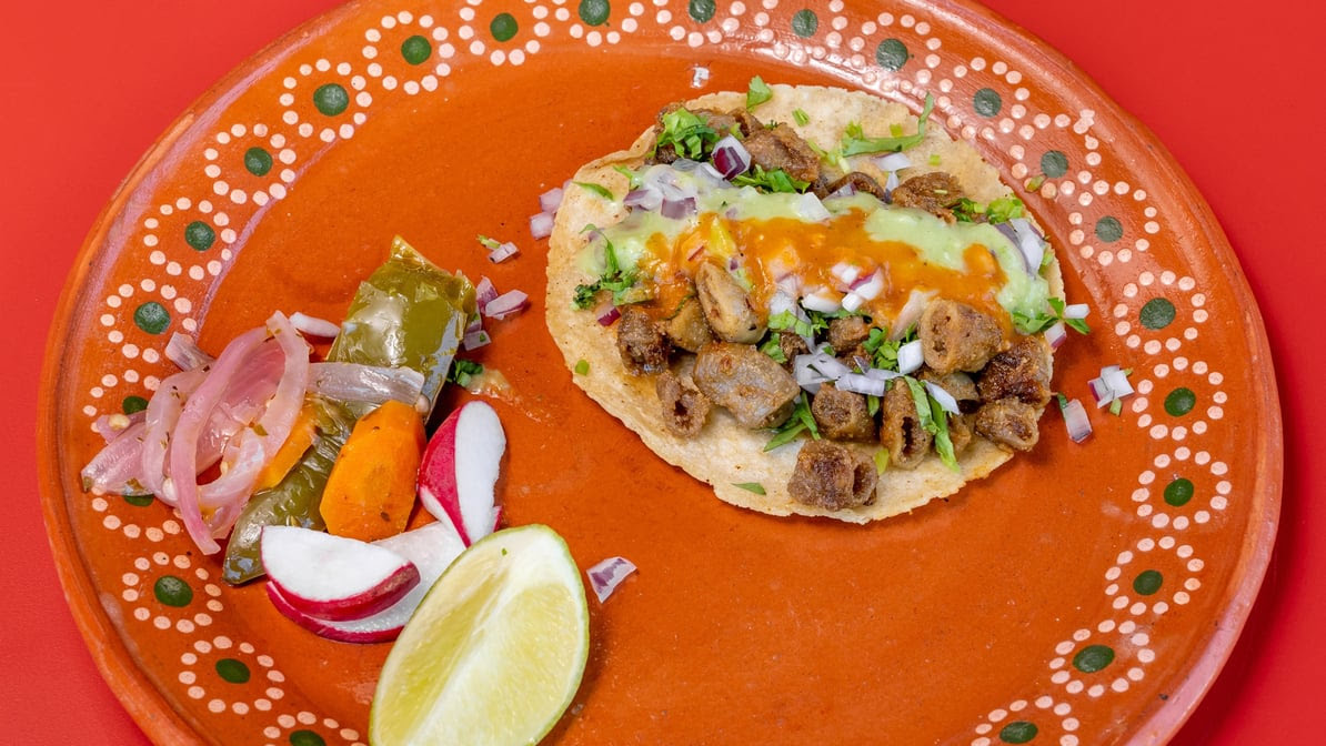 BETZY’S TACOS by null