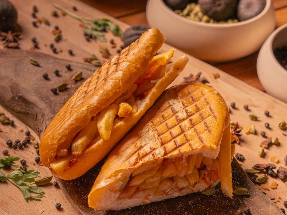 Baladna Express by null