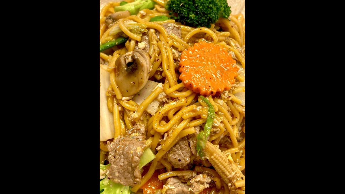 Thai Yani Kitchen. (University Fair Food Co.) by null