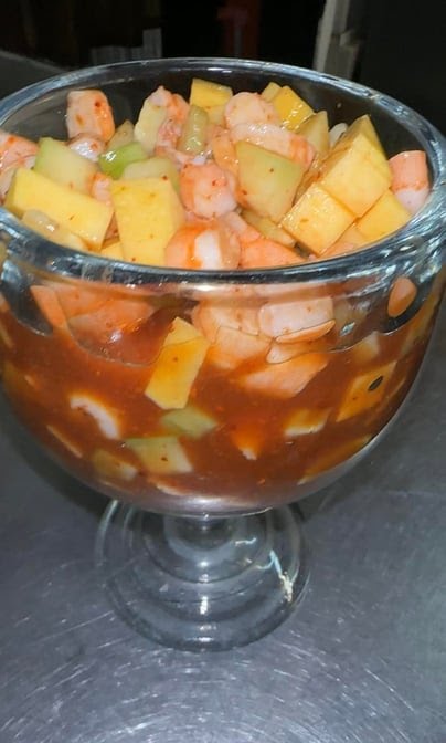 Mariscos y Sushi Tomateros by null