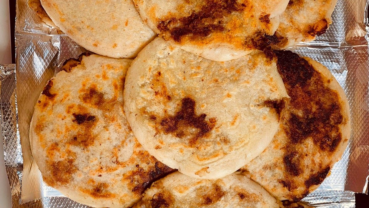 Pupuseria El Carbonero by null