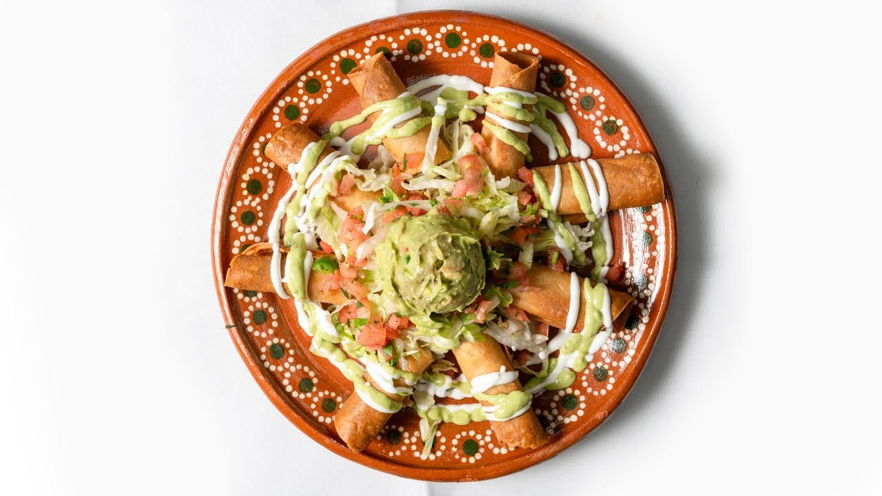 Más Chingón Cantina by null