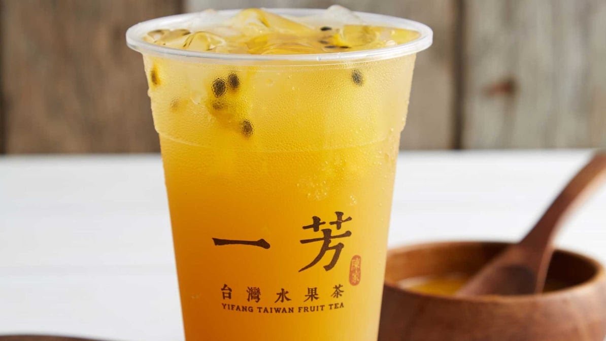 Yi Fang Taiwan Fruit Tea by null