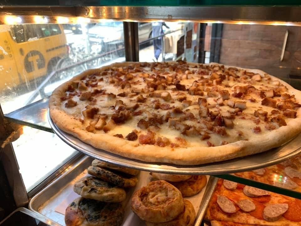 Highline Pizzeria by null