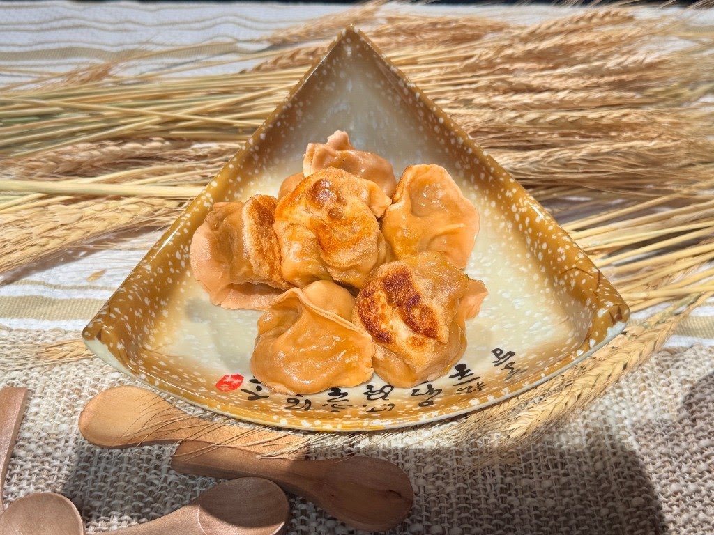 Dumpling The Noodle by null