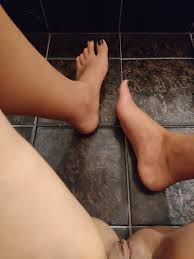 Scrunching feet feetplaza jpg x My feet