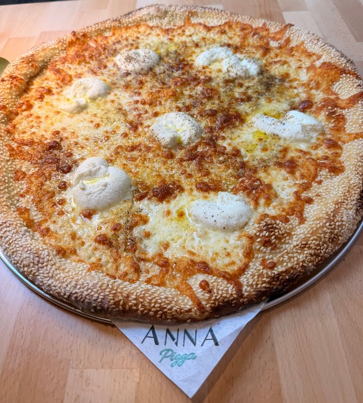 Anna Pizza by null