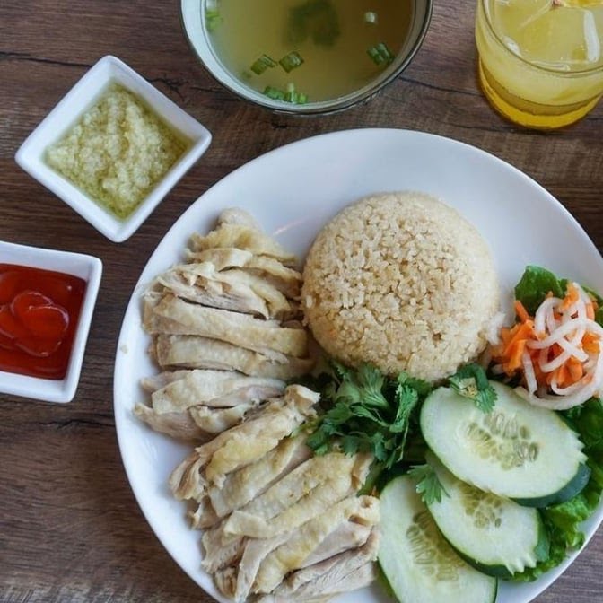 Lee’s Kitchen + Cocktails by null