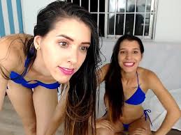 Twins real bathroom latina jpg x Reyes twins