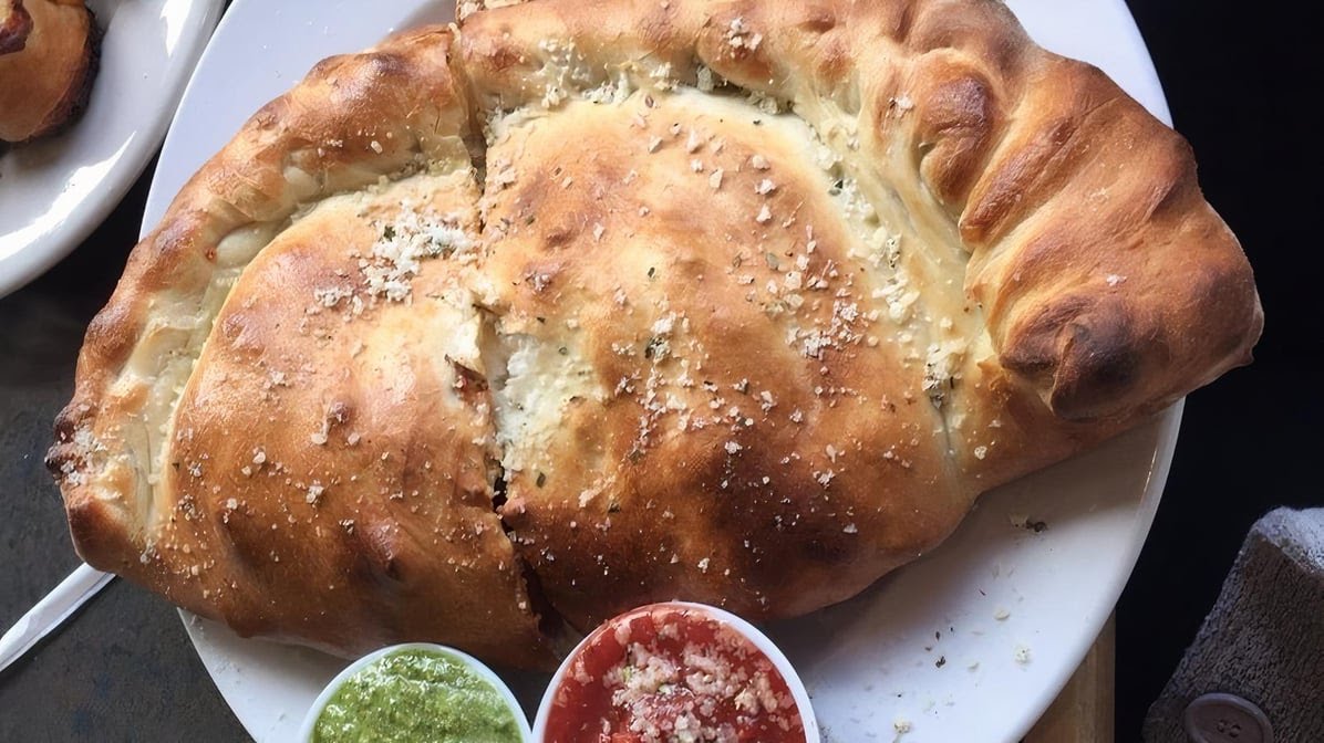 Mezza Luna Pizzeria by null