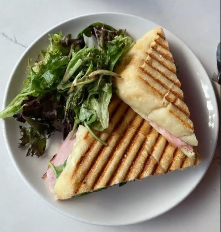 Café Madeleine South Park by null