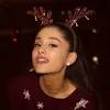 Lirik dan Makna Lagu Santa Tell Me - Ariana Grande, Persiapan ...