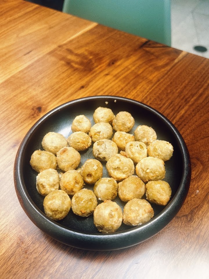 Tavola Rustica - Larkspur by null