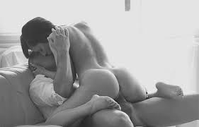 Sensual oral sex scene gif x Erotic sex gif