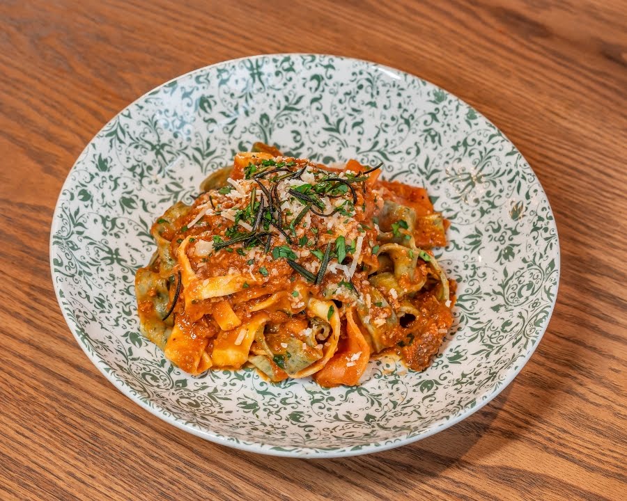 Gino & Marty's by null