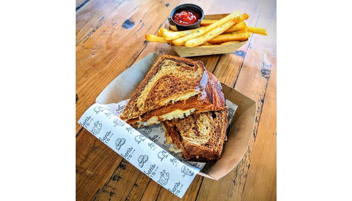 Reuben's Eats by null