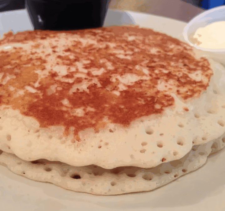 The Cracked Egg by null