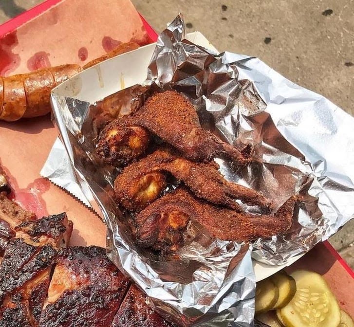 Mike's BBQ by null