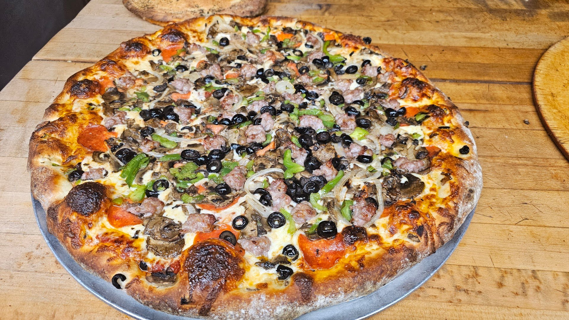 Gianni's Pizza by null