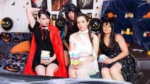 Domcon new orleans returns to the big easy to celebrate halloween jpg x Group halloween costumes