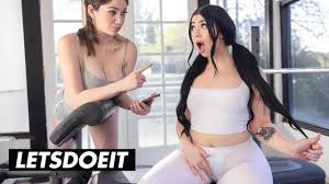Morning sex with curvy girls like me will blow ur mind jpg x Curvy girl sex