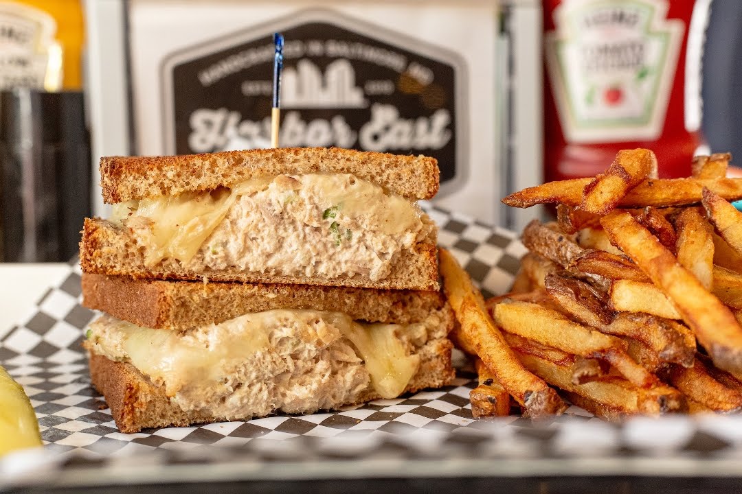 Harbor East Delicatessen & Pizzeria by null